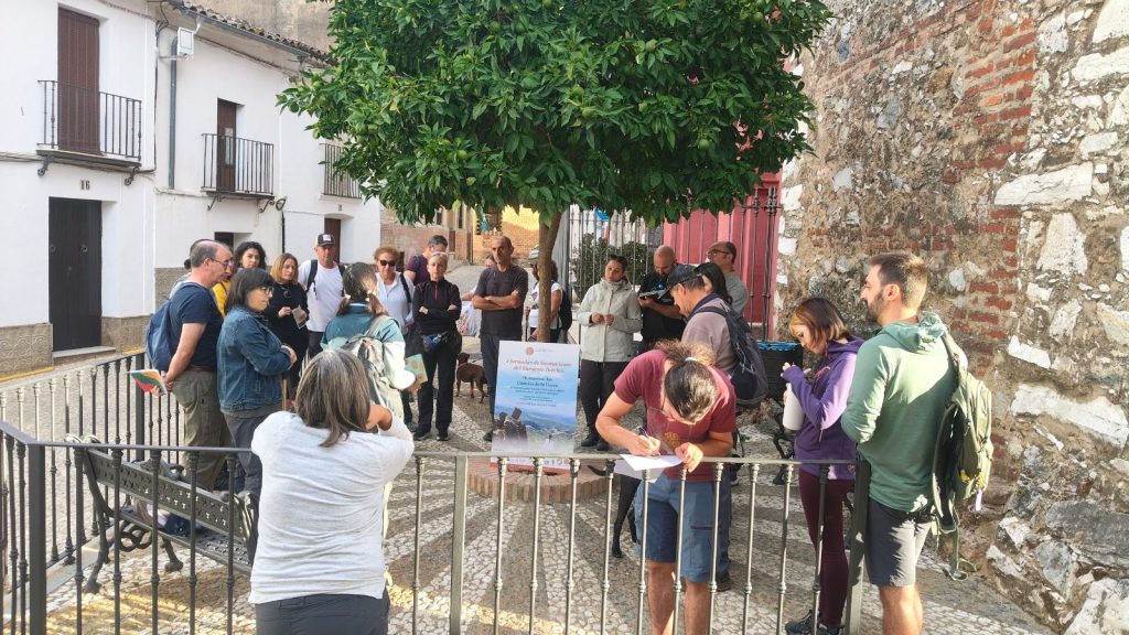 Punto de encuentro junto a la Iglesia de San Marcos, en Alájar, antes de la Georruta
